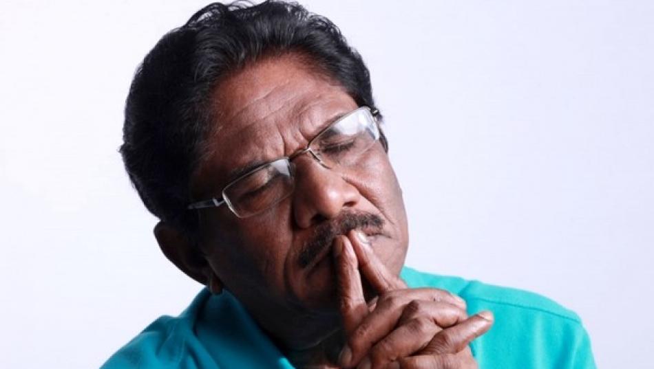 How does Rajini save others who he betrayed the mother tongue - Bharathiraja